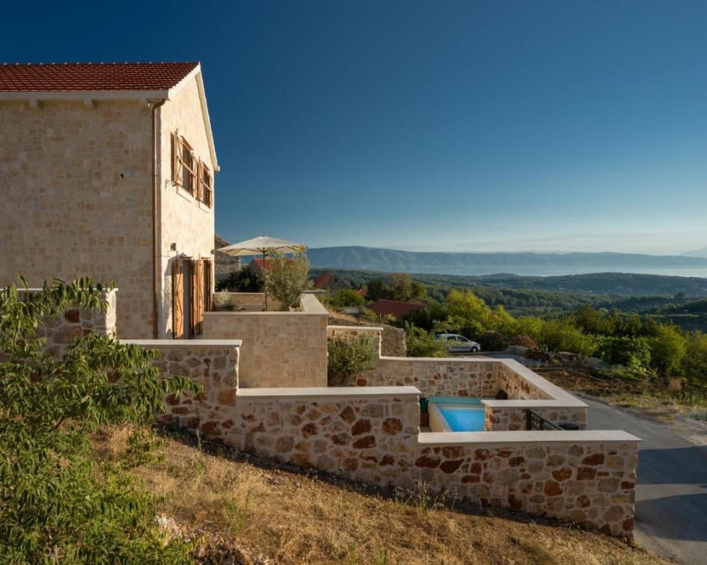 Villa on Hvar, Croatia, 250 m² - picture 1