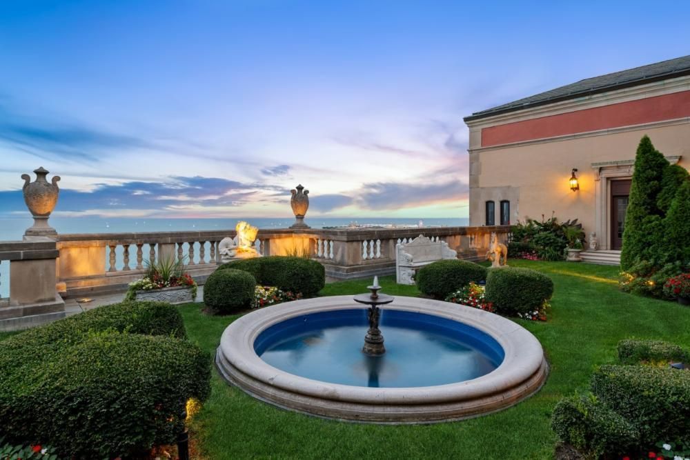 Villa à Opatija, Croatie, 1 360 m² - image 1