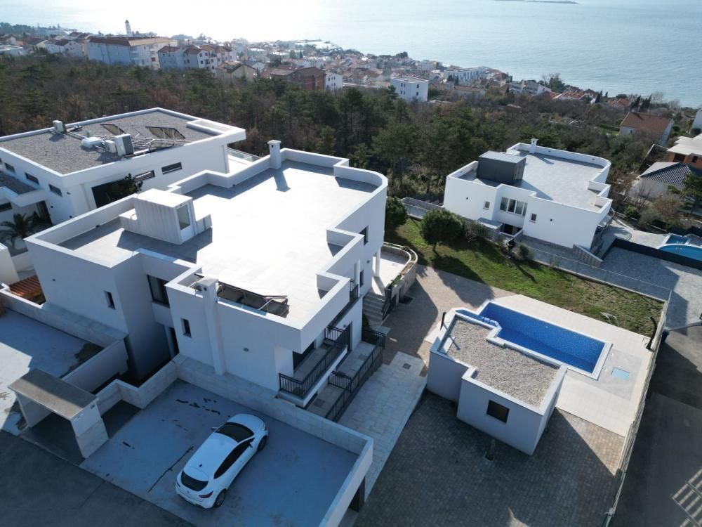 Villa en Crikvenica, Croacia, 390 m² - imagen 1