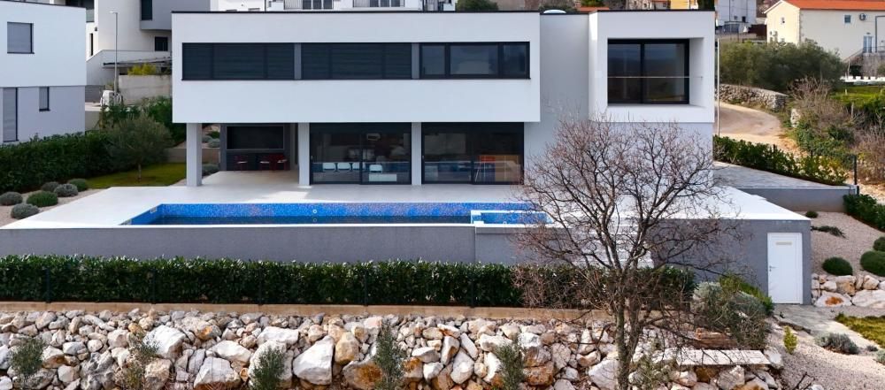 Villa on Krk, Croatia, 210 m² - picture 1