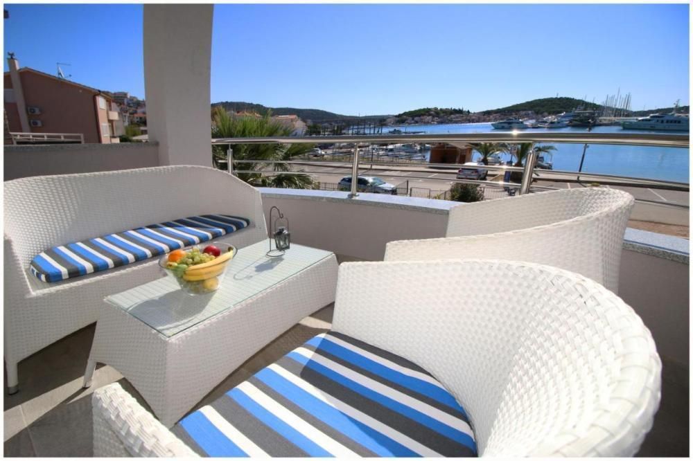 Hotel in Rogoznica, Croatia, 310 m² - picture 1