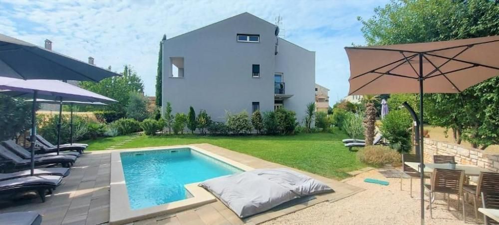 Hôtel Bale, Croatie, 340 m² - image 1