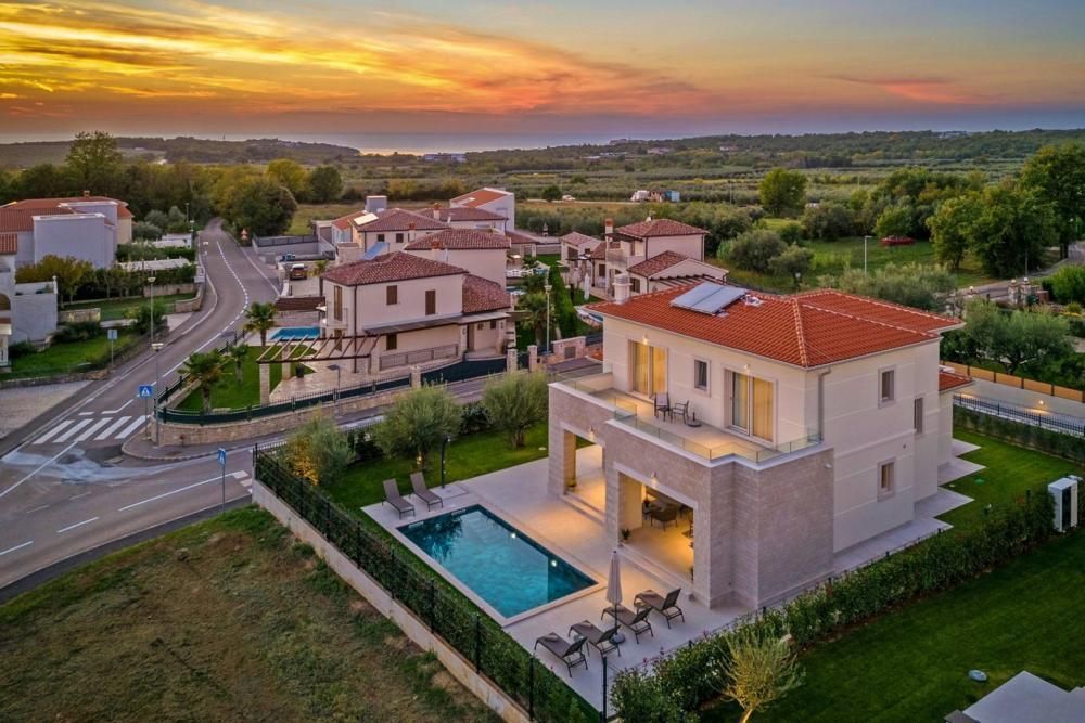 Villa in Porec, Croatia, 208 m² - picture 1