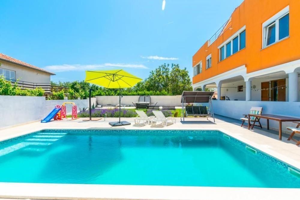 Hotel en Medulin, Croacia, 900 m² - imagen 1