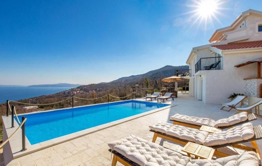 Villa Ičići,Opatija, Croacia, 380 m² - imagen 1