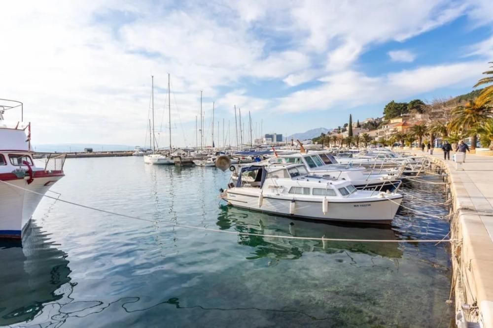 Hôtel dans Baška Voda, Croatie, 360 m² - image 1