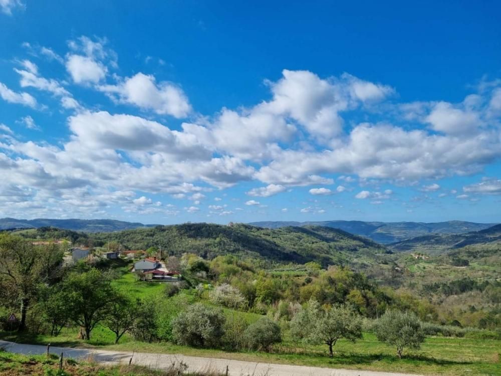 Villa à Buzet, Croatie, 512 m² - image 1