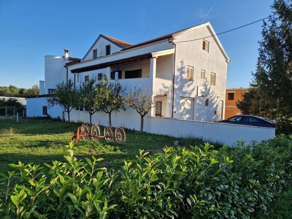 Hotel in Porec, Croatia, 694 m² - picture 1