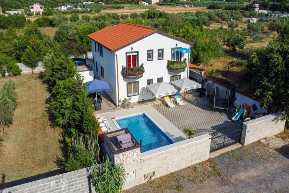 Hôtel à Pula, Croatie, 260 m² - image 1