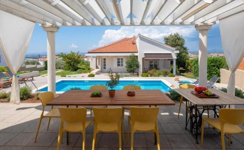 Villa en Vodice, Croacia, 250 m² - imagen 1