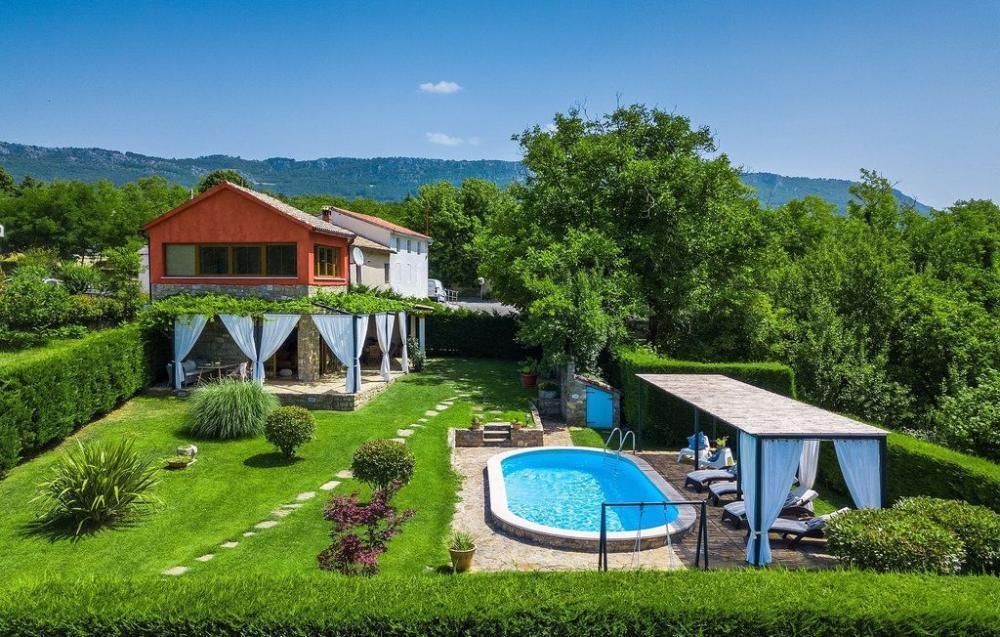 Villa in Buzet, Croatia, 116 m² - picture 1