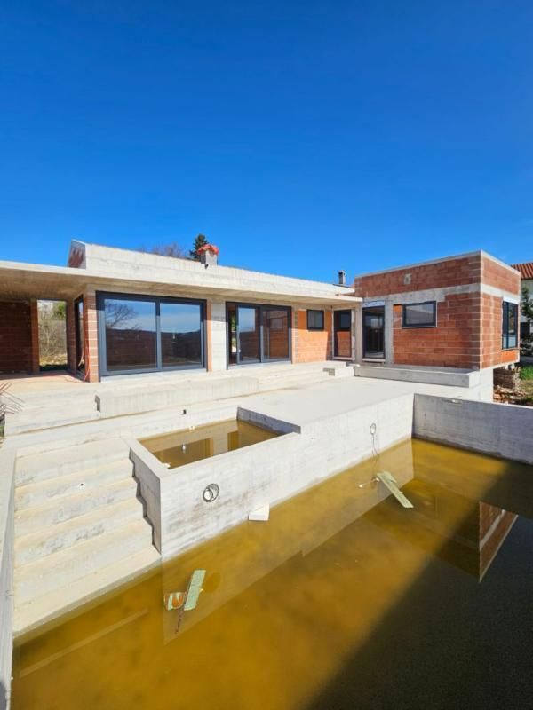 Villa à Motovun, Croatie, 160 m² - image 1