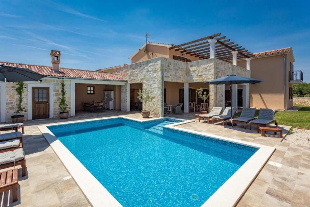 Villa in Svetvincenat, Croatia, 360 m² - picture 1