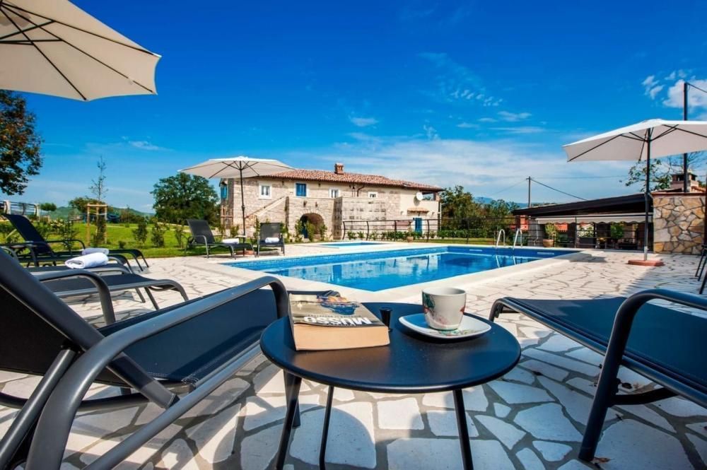 Villa Kršan, Croacia, 183 m² - imagen 1