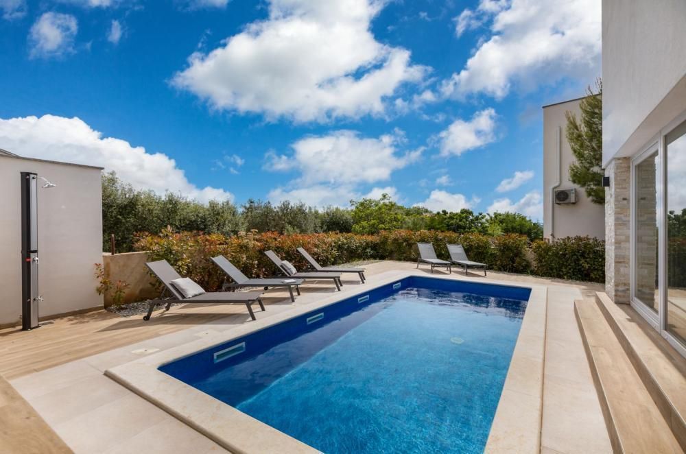 Villa à Fažana, Croatie, 360 m² - image 1