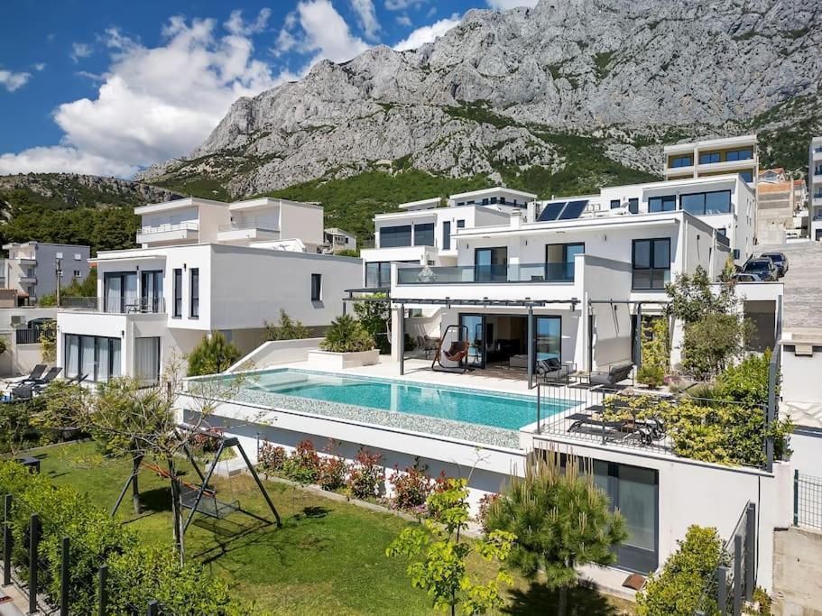 Villa à Makarska, Croatie, 300 m² - image 1