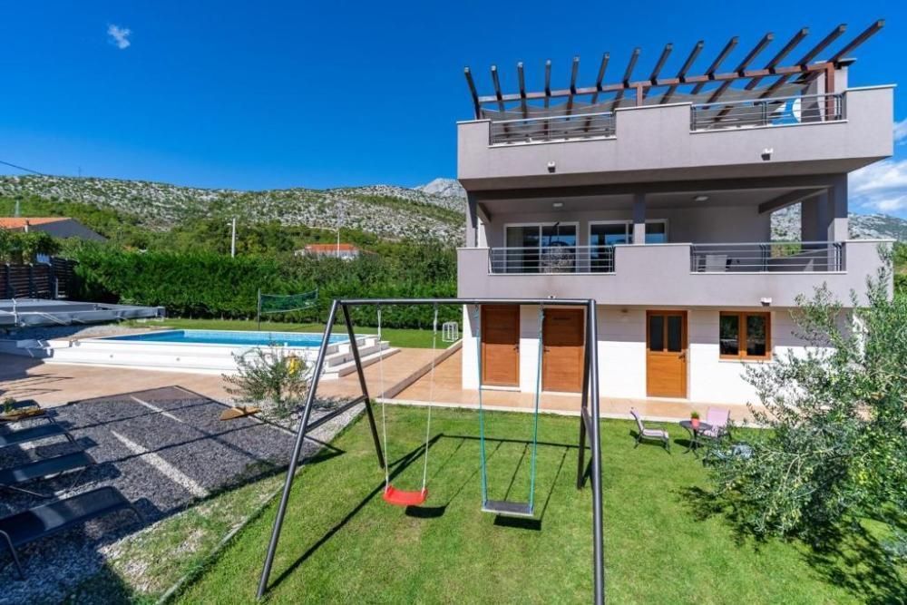 Villa in Omis, Kroatien, 220 m² - Foto 1