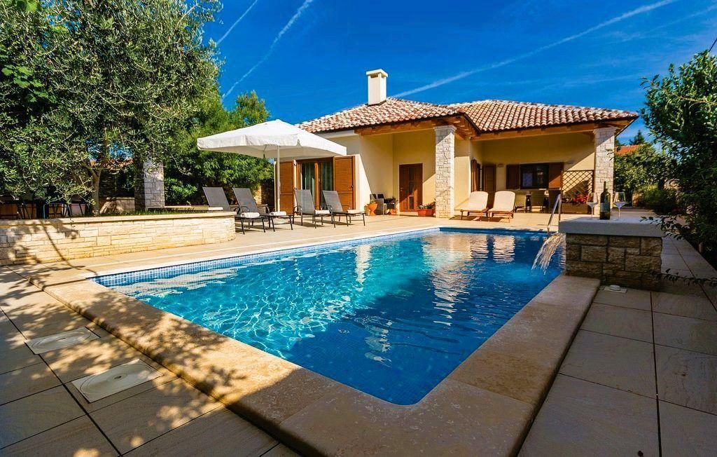 Villa Šišan, Ližnjan, Croacia, 108 m² - imagen 1