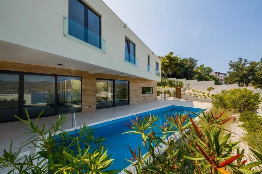 Villa sur Ciovo, Croatie, 326 m² - image 1