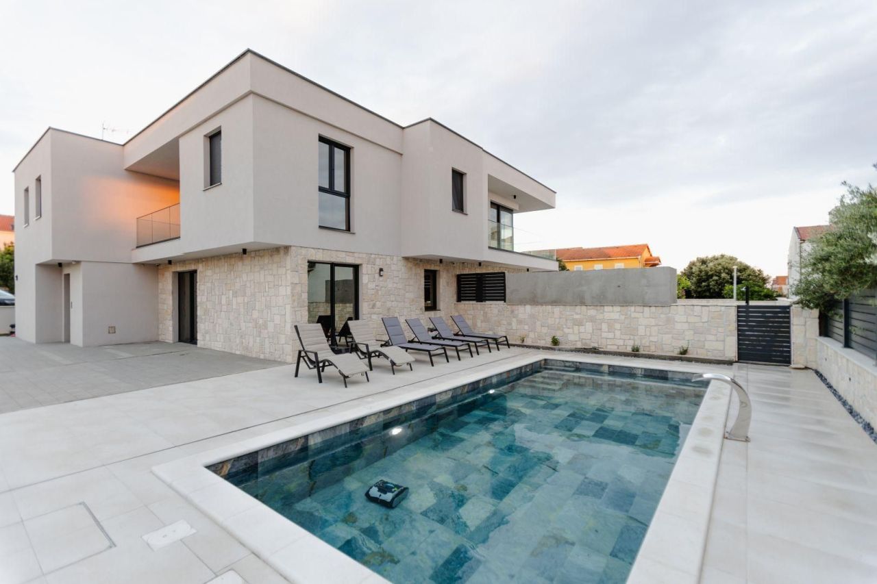Villa Mandre,Kolan, Croacia, 230 m² - imagen 1