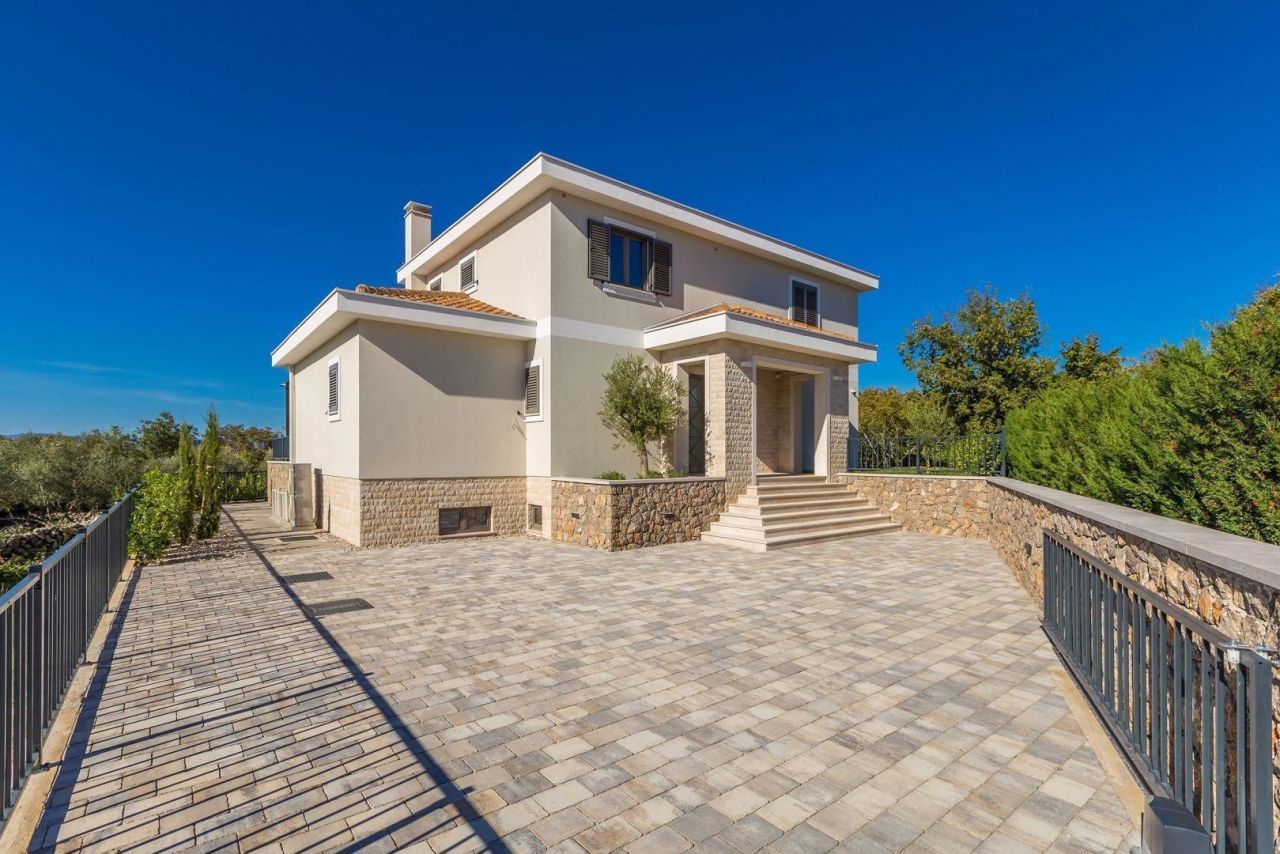 Villa in Malinska-Dubašnica, Kroatien, 320 m² - Foto 1
