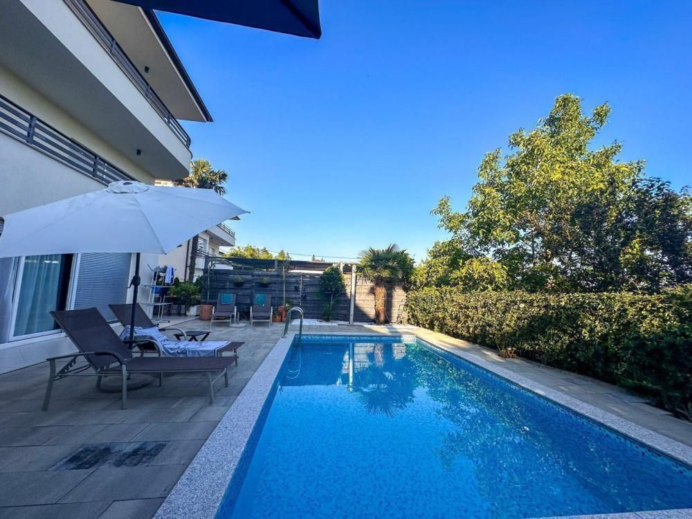 Villa Matulji, Croacia, 282 m² - imagen 1
