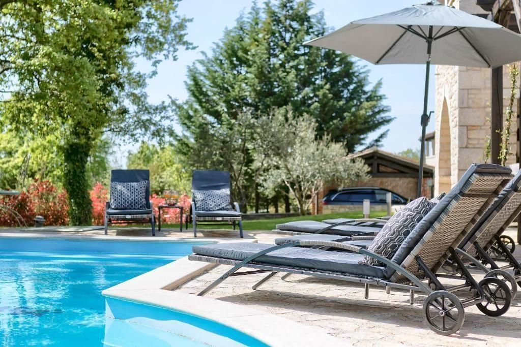 Villa in Tinjan, Kroatien, 280 m² - Foto 1