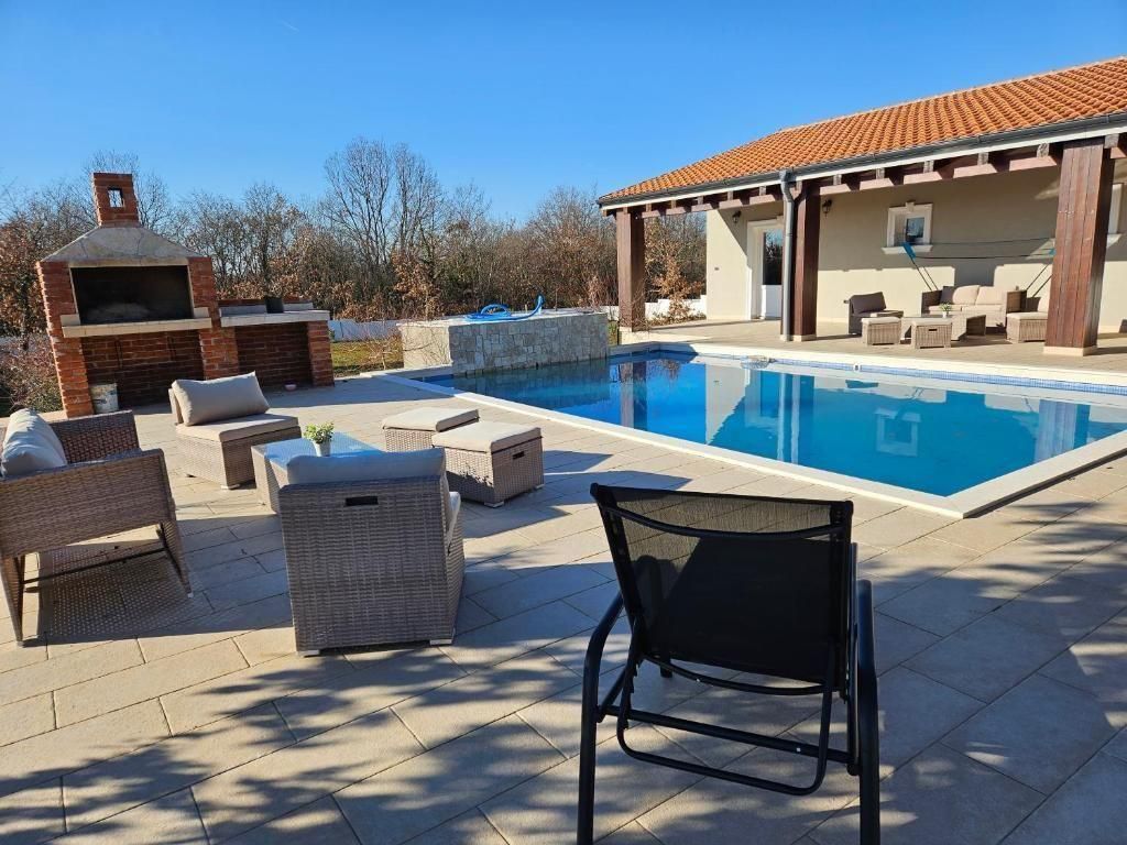Villa en Svetvincenat, Croacia, 248 m² - imagen 1