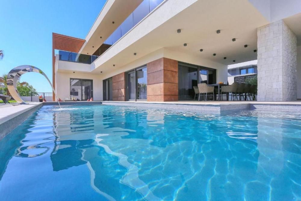 Villa in Zadar, Croatia, 329 m² - picture 1