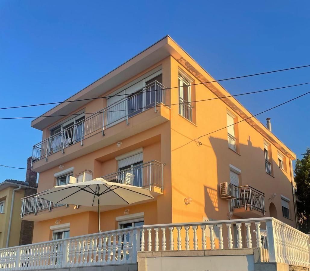 Villa à Vrbnik, Croatie, 530 m² - image 1