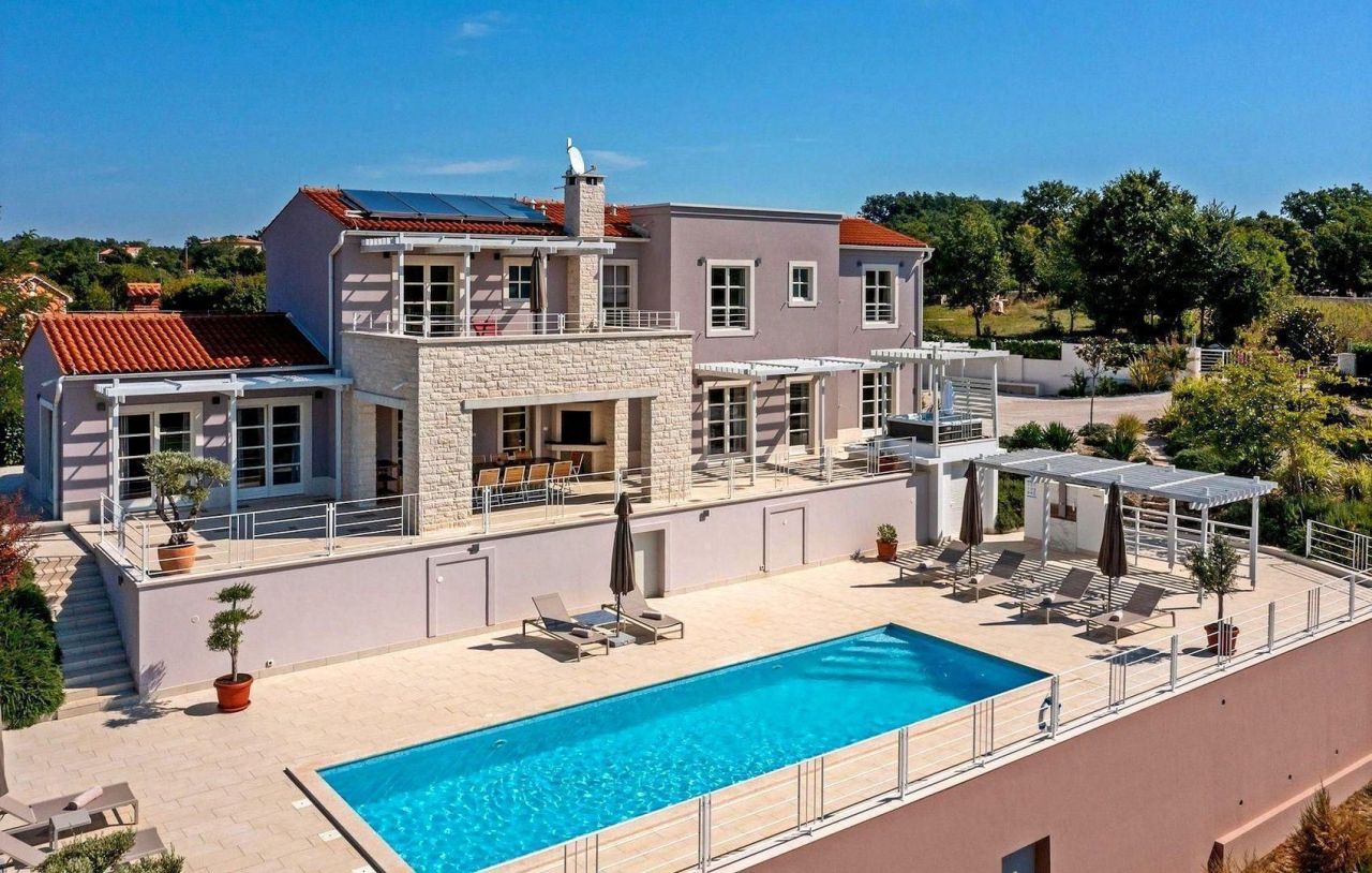 Villa à Svetvincenat, Croatie, 300 m² - image 1