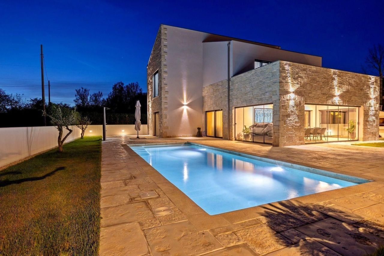 Villa en Svetvincenat, Croacia, 200 m² - imagen 1