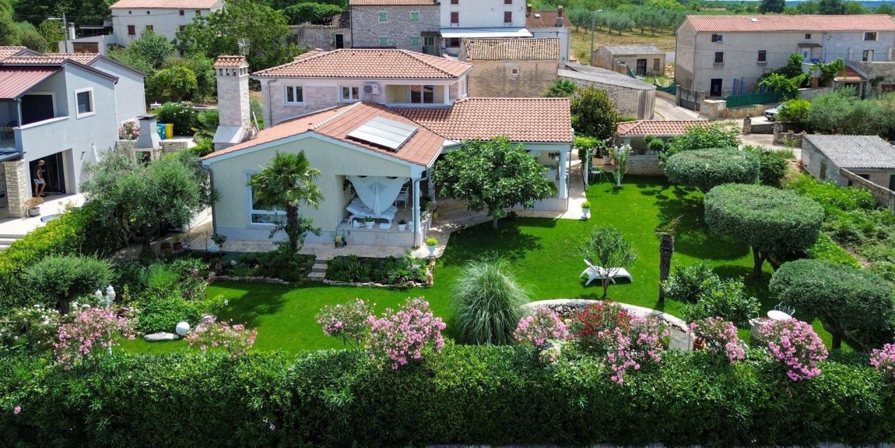 Villa Višnjan, Croazia, 265 m² - foto 1