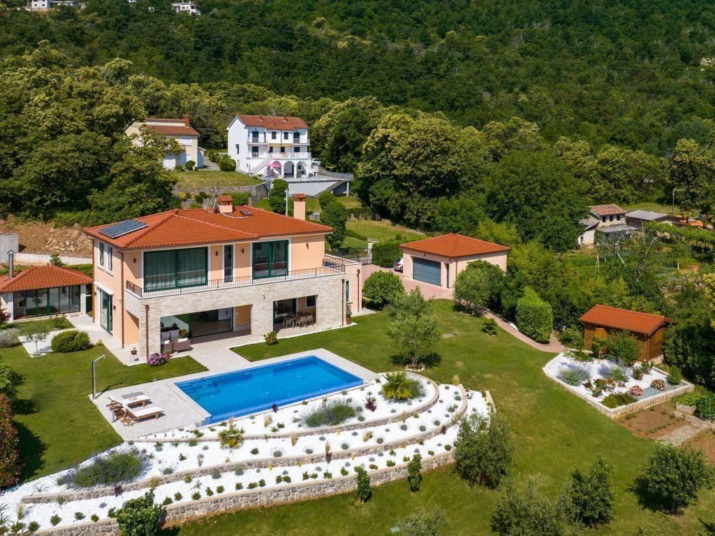 Villa in Lovran, Croatia, 344 m² - picture 1