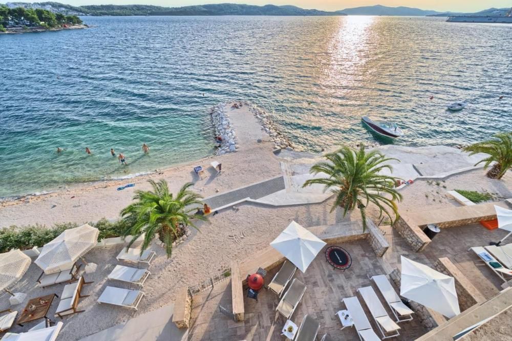 Villa en Ciovo, Croacia, 300 m² - imagen 1