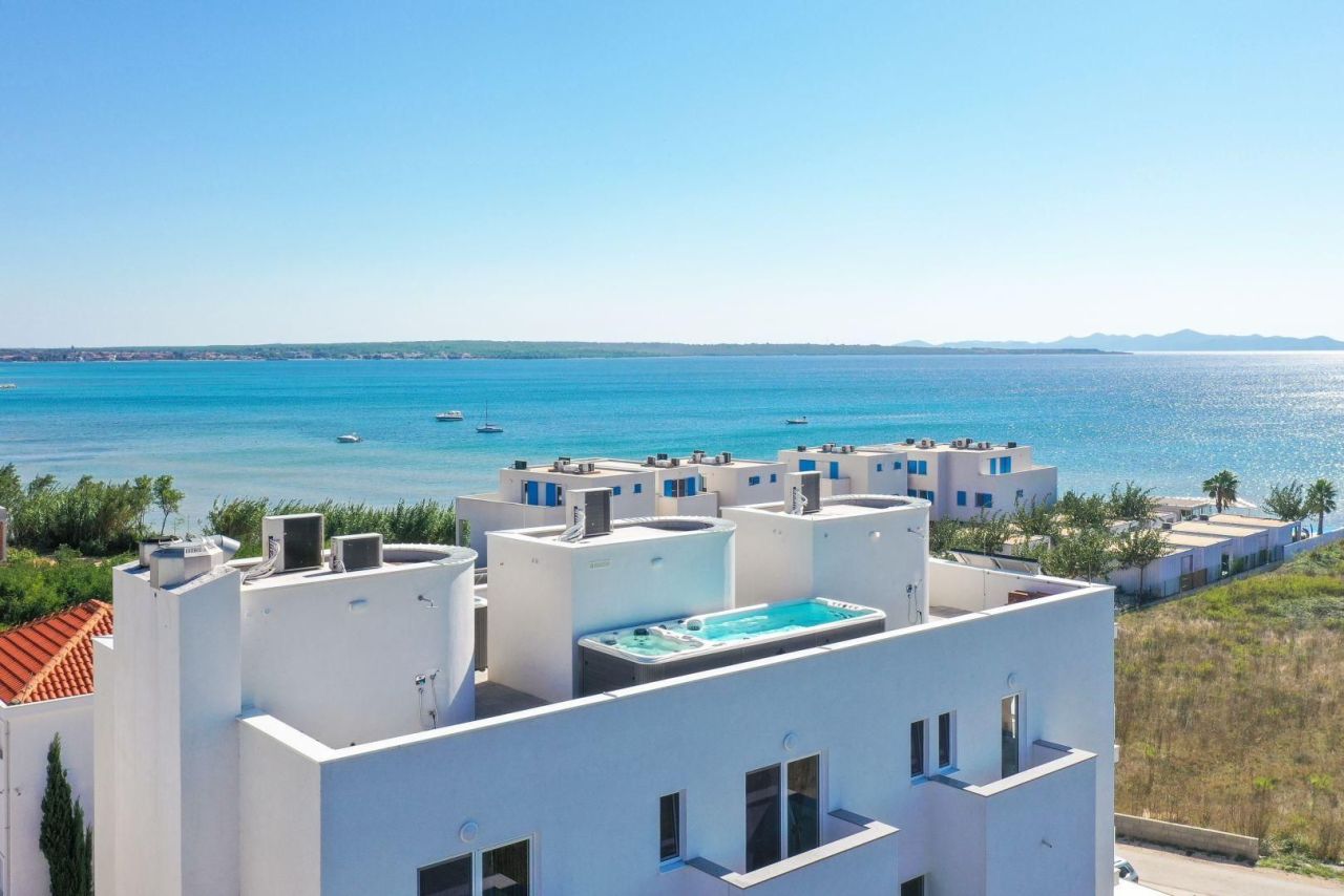 Villa en Privlaka, Croacia, 162 m² - imagen 1