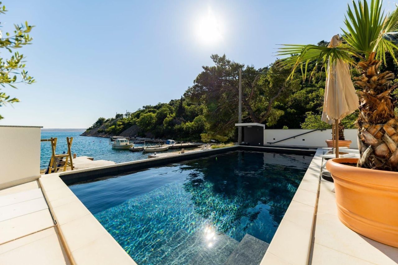 Villa Starigrad, Croacia, 300 m² - imagen 1
