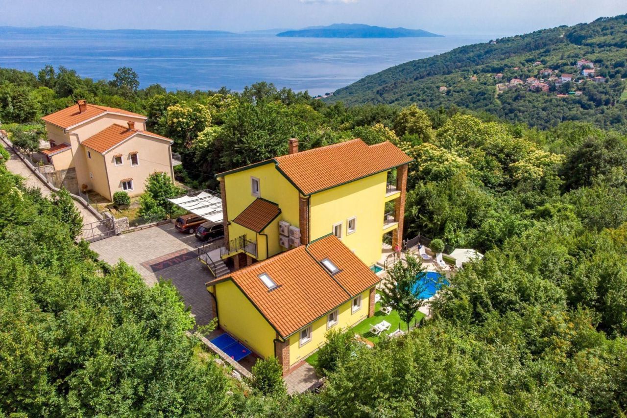 Villa en Bregi, Croacia, 536 m² - imagen 1