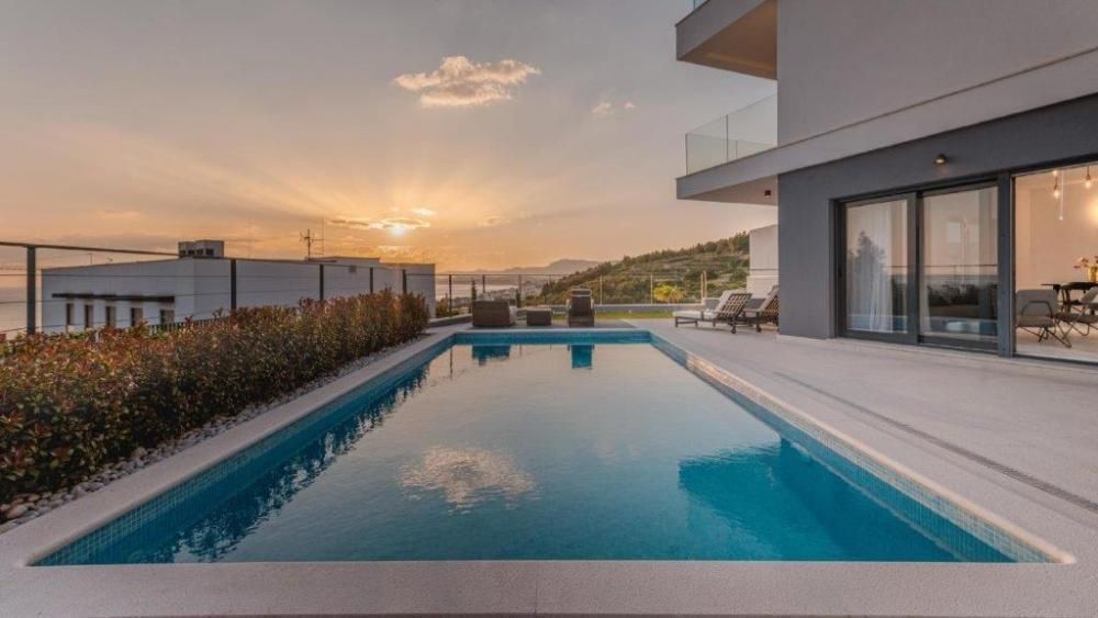 Villa en Podstrana, Croacia, 320 m² - imagen 1