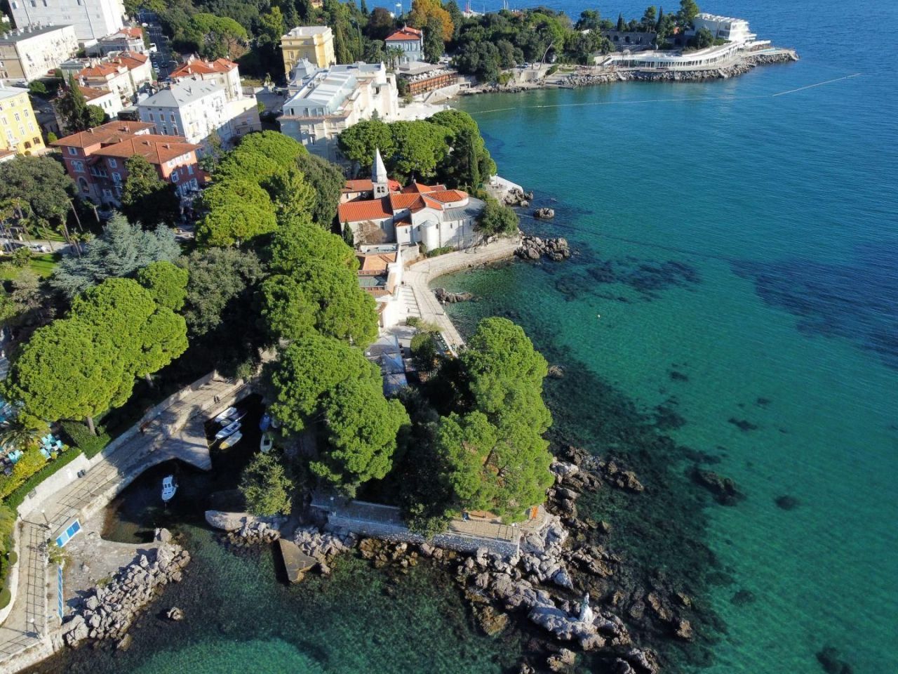 Villa in Opatija, Croatia, 333 m² - picture 1