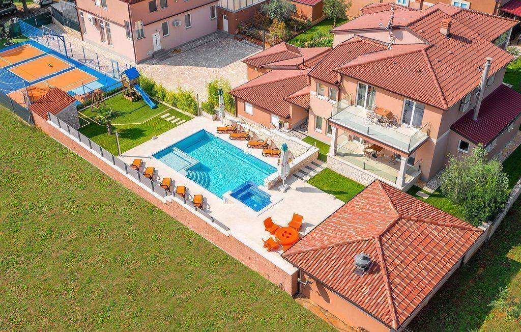 Hotel Valtura, Kroatien, 600 m² - Foto 1