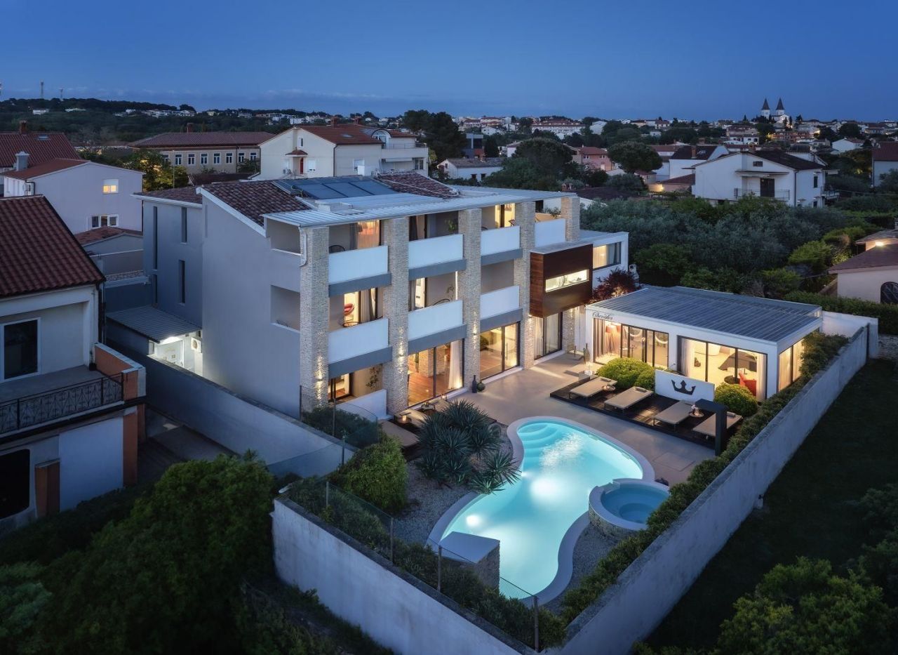 Hotel en Medulin, Croacia, 1 000 m² - imagen 1