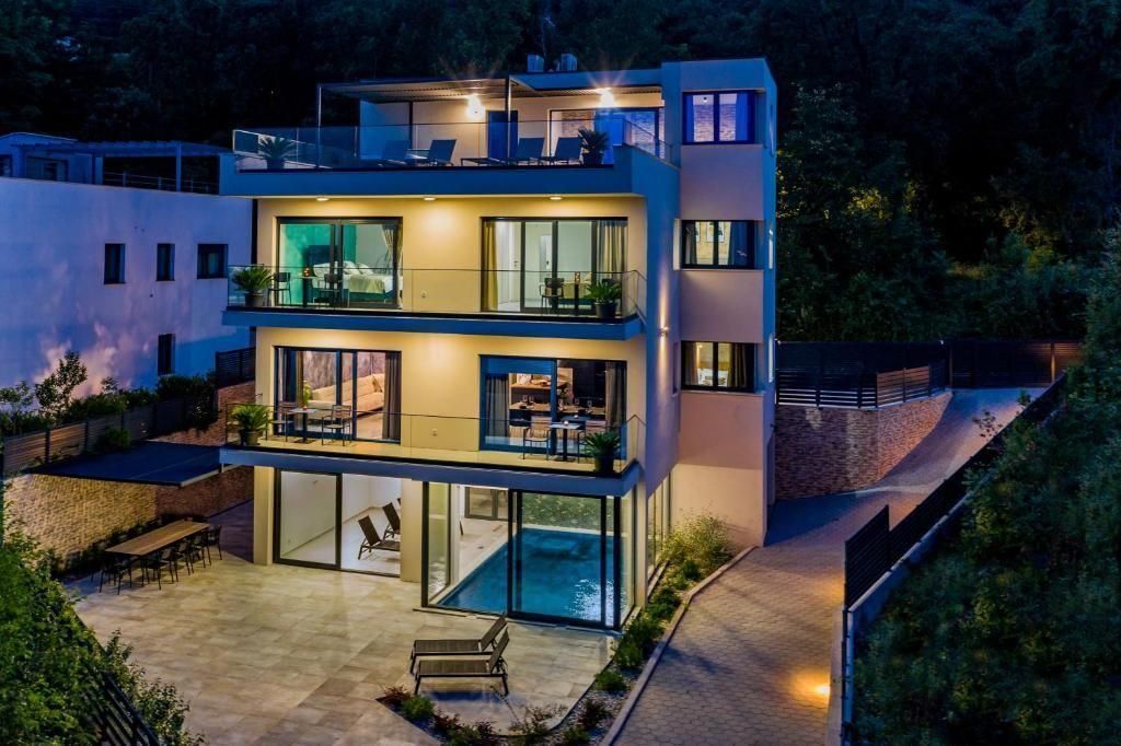 Villa en Opatija, Croacia, 400 m² - imagen 1