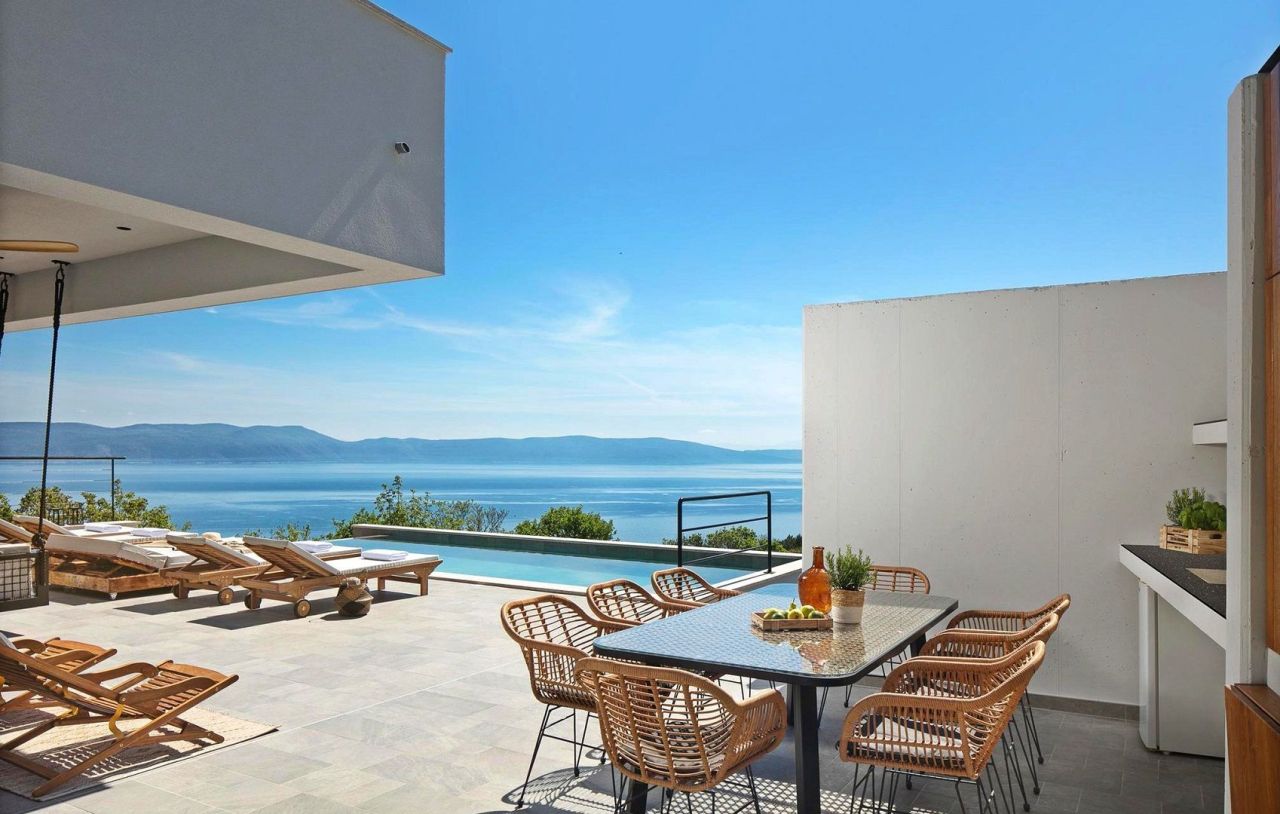 Villa à Rabac, Croatie, 396 m² - image 1