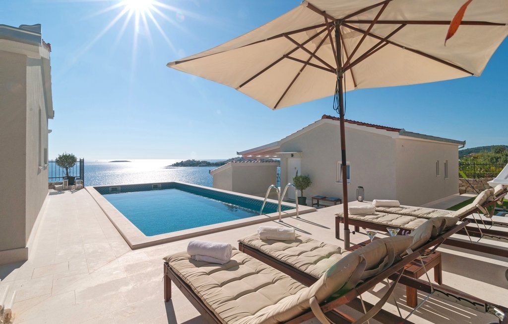 Villa en Rogoznica, Croacia, 115 m² - imagen 1