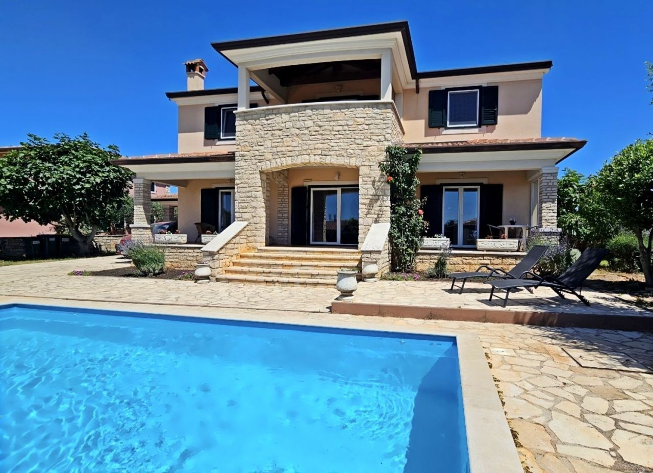 Villa à Poreč, Croatie, 235 m² - image 1
