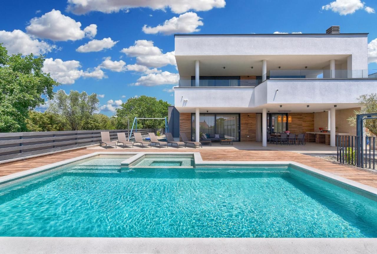 Villa in Peroj, Kroatien, 342 m² - Foto 1