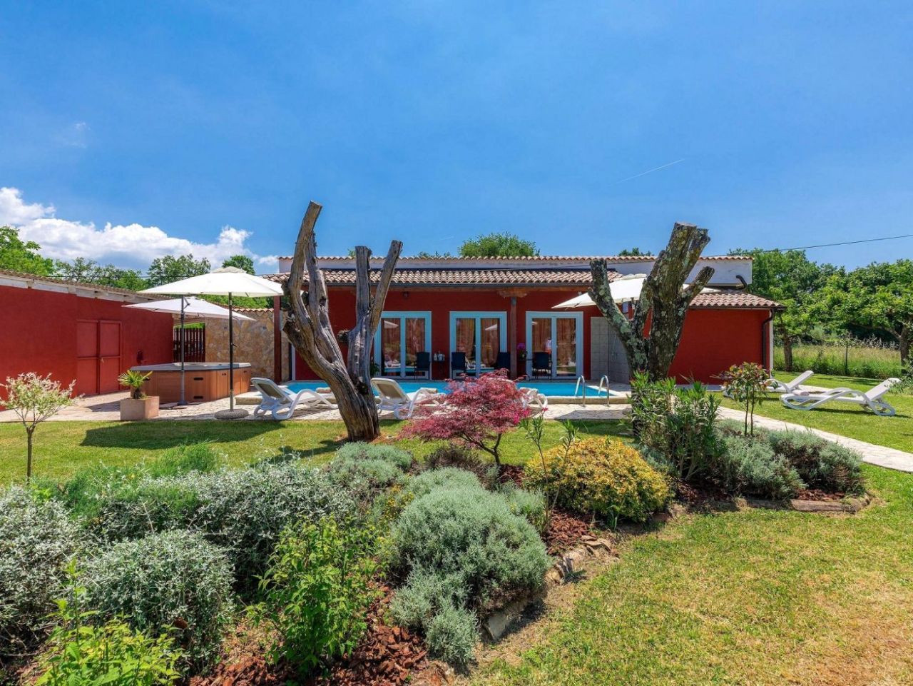 Villa in Buje, Croatia, 382 m² - picture 1