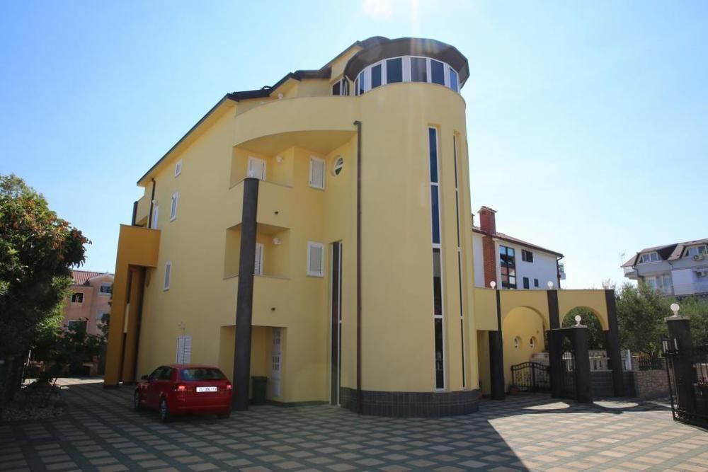 Hôtel à Vodice, Croatie, 850 m² - image 2