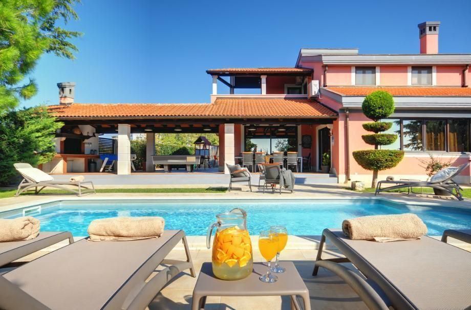 Villa in Pula, Croatia, 347 m² - picture 2